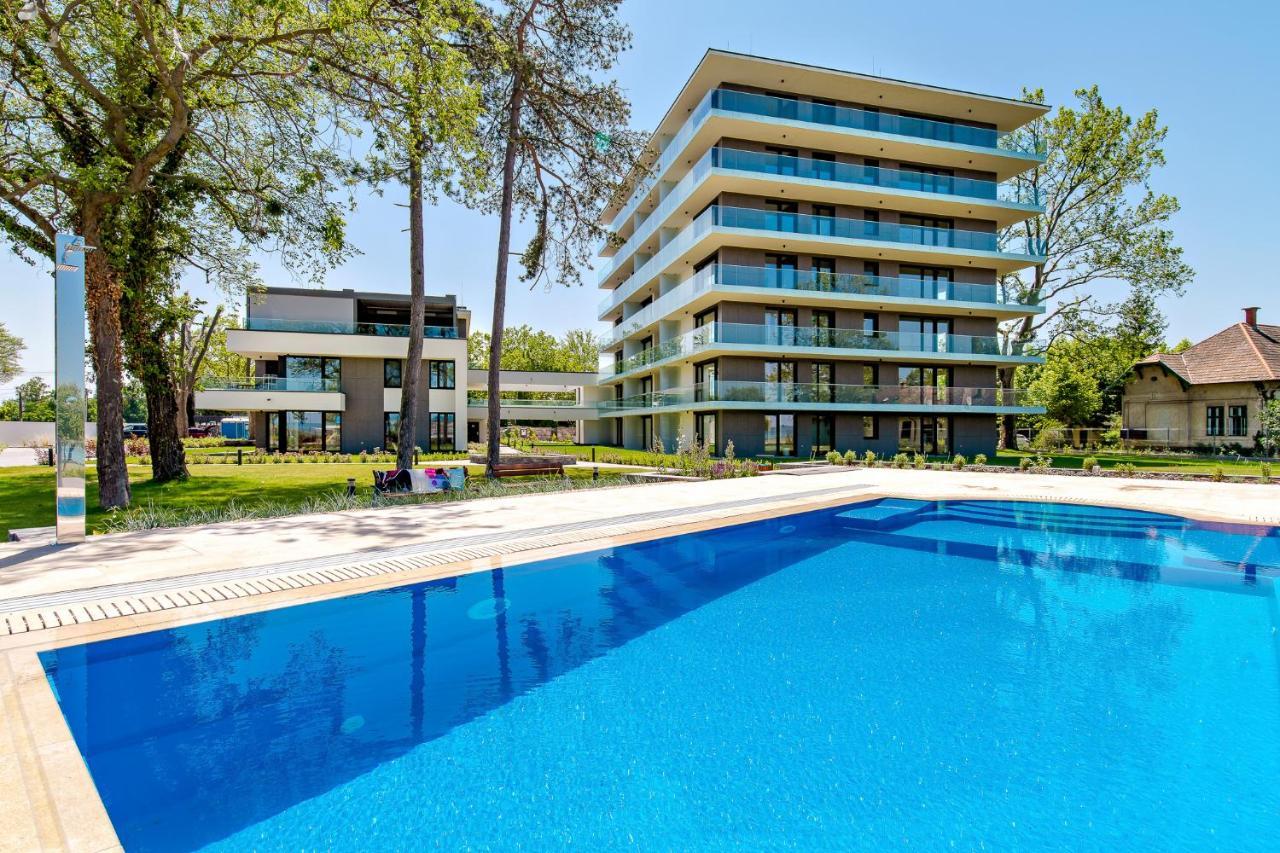 Bonnie-Premium Lelle Waterfront Private Apartment Балатонлеле Екстериор снимка