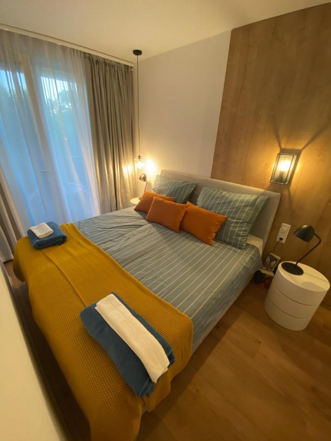 Bonnie-Premium Lelle Waterfront Private Apartment Балатонлеле Екстериор снимка