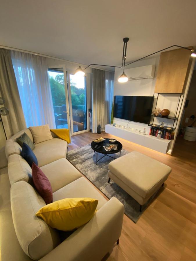 Bonnie-Premium Lelle Waterfront Private Apartment Балатонлеле Екстериор снимка