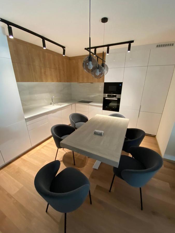 Bonnie-Premium Lelle Waterfront Private Apartment Балатонлеле Екстериор снимка